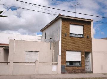 Casa · 266m² · 5 Ambientes · 5 Cocheras · Venta en Block PH en Cañuelas