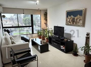 Departamento · 47m² · 1 Dormitorio · Apartamento Al Frente en Alquiler, Malvin 1 Dormitorio, a Pasos de La Rambla!