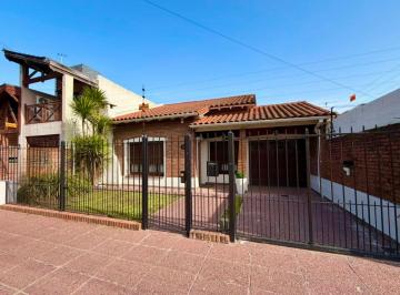 Casa de 6 ambientes, Ituzaingó · Chalet en Venta en Ituzaingo Norte