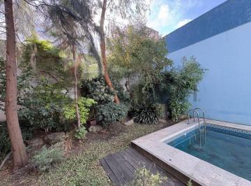 Casa · 158m² · 3 Dormitorios · 1 Cochera · Venta Casa 6 Ambientes Garage Toillete Parque Piscina Parrilla Patio en Barracas Apto Credito