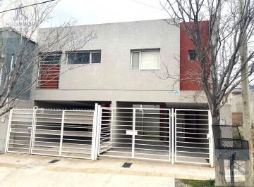 Casa · 160m² · 4 Ambientes · 1 Cochera · Duplexs 3 Dorm Terrazas Nqn