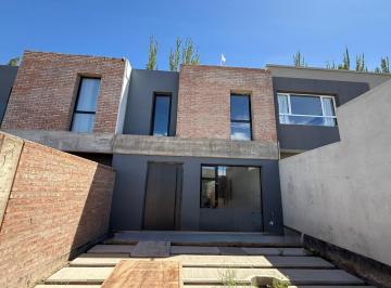 Casa · 125m² · 3 Ambientes · 1 Cochera · Venta Duplex 2 Dorm. en Tierra Mansa