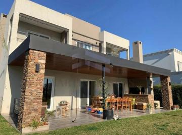 Casa de 5 ambientes, Escobar · Casa en Venta en Ceibos con Pileta Puertos del Lago