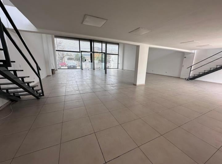 Local comercial · 300m²