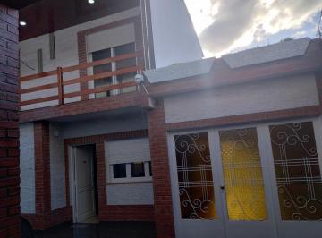 Casa de 3 ambientes, Morón · Moron Sur Alquilo un Duplex 3amb Calle Santa Teresa E/ Luis Borges