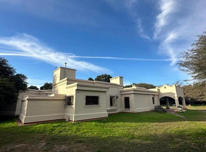 Casa · 1500m² · 3 Ambientes