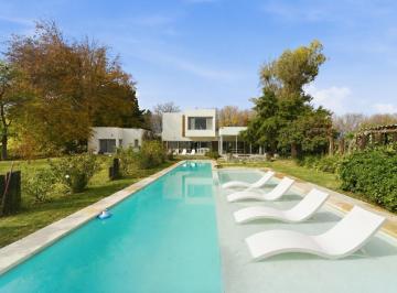 Casa · 207m² · 8 Ambientes · 3 Cocheras · Venta Casa en Club de Polo La Cañada