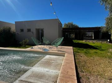 Casa · 213m² · 5 Ambientes · 2 Cocheras · Casa en Venta - Barrio Terruños de Araoz II - Calle Araoz