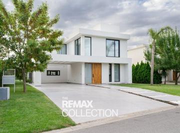 Casa · 290m² · 6 Ambientes · 2 Cocheras · Casa en Venta Terralagos Barrio Playa Canning
