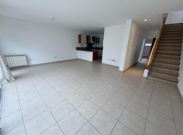 Casa · 150m² · 4 Ambientes · 2 Cocheras · Duplex en Rincón de Emilio