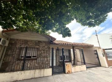 Casa · 260m² · 4 Ambientes · 2 Cocheras · Venta Casa 4 Ambientes C/cochera en Llavallol