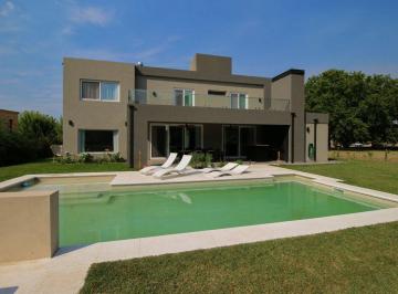 Casa · 224m² · 5 Ambientes · 2 Cocheras · Venta Casa Apta Cred. Haras San Pablo G. Rodriguez