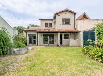 Casa · 173m² · 5 Ambientes · 1 Cochera · Venta Casa 5 Amb. con Gran Jardin Beccar