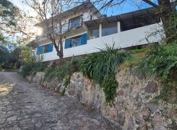 Casa · 188m² · 4 Ambientes · 1 Cochera · Venta Casa 4 Dorm Prox Cno Cuadrado Rio Ceballos