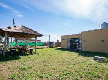 Casa · 60m² · 2 Ambientes · 1 Cochera · Casa Quinta en San Vicente