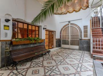 Casa · 198m² · 4 Ambientes · 1 Cochera · Casa en Parque Patricios Patio Terraza Cochera