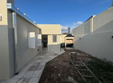 Casa · 107m² · 4 Ambientes · 1 Cochera · Casa en Venta Ringuelet 3 Dorm.