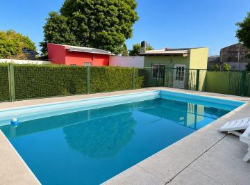 Casa · 154m² · 5 Ambientes · 1 Cochera · Casa en Venta La Plata con Pileta