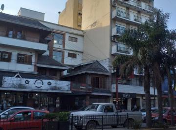 Departamento de 4 ambientes, Almirante Brown · Excelente Departamento 3 Dorm. Sobre Av