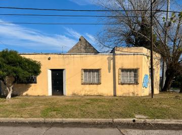 Casa · 105m² · 4 Ambientes · Venta Casa 4 Amb + Local San José a Refaccionar