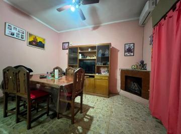 PH · 181m² · 4 Ambientes · 2 Cocheras · Venta PH 4 Amb. Quincho Pileta Coch. Permuta Finan