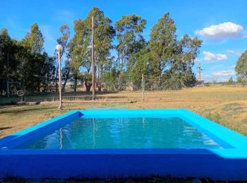 Quinta vacacional · 130m² · 3 Dormitorios · 1 Cochera · Casa Quinta 4d, Baño, Galpon, y Pileta.