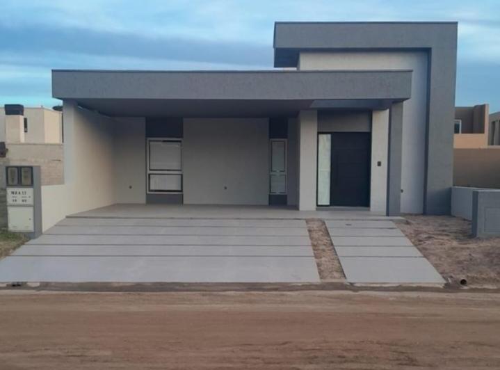 Casa · 150m² · 2 Dormitorios · 2 Cocheras