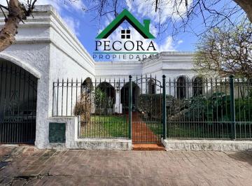 Casa · 161m² · 4 Ambientes · 2 Cocheras · Apta Credito - Casa - Centro Belen de Escobar - Moreno 800