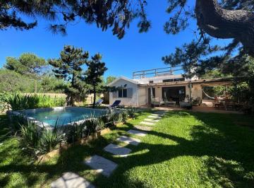 Casa · 100m² · 3 Dormitorios · 1 Cochera · Posta del Sol - Tm4897