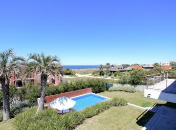 Casa · 243m² · 4 Ambientes · 3 Cocheras · Punta Piedras Venta y Alquiler Casa La Familia - Tm5416