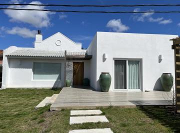Casa · 110m² · 3 Ambientes · 2 Cocheras · La Barra Casa en Alquiler Beaville Tm 5232