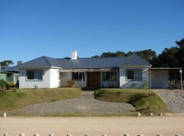 Casa · 200m² · 4 Dormitorios · H5