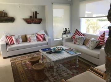 Casa · 1041m² · 4 Dormitorios · Casa en Alquiler Club de Mar - Tm5853