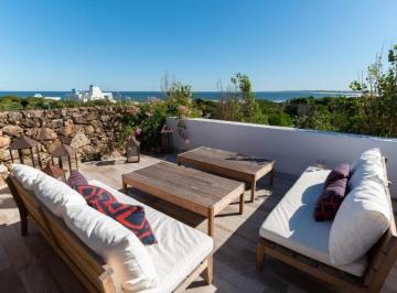 Casa · 380m² · 5 Dormitorios · Mandarina