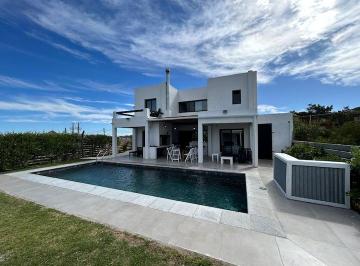 Casa · 180m² · 6 Ambientes · Casa en Primera Fila a La Playa en Montoya - Tm6416