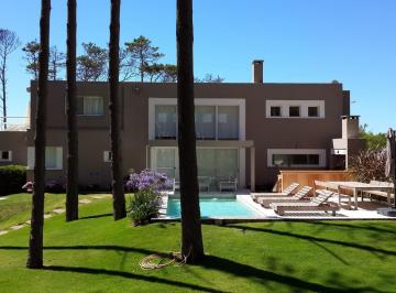 Casa · 308m² · 6 Ambientes · 1 Cochera · Laguna Blanca Venta y Alquiler Casa La Isla Tm 5988