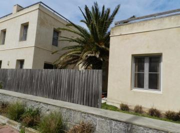 Casa · 360m² · 4 Dormitorios · Ventarrón