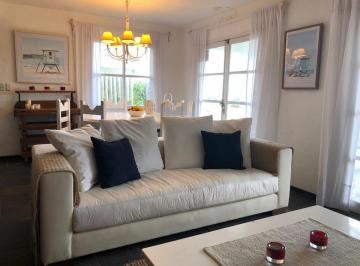 Casa · 160m² · 4 Dormitorios · La Barra Venta y Alquiler Casa Alfa