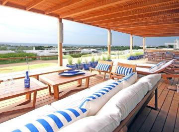Casa · 300m² · 3 Dormitorios · Casa 17