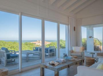 Casa · 350m² · 4 Dormitorios · 1 Cochera · Barlovento Ji