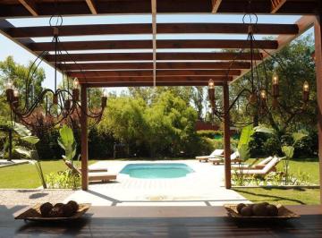 Hotel · 500m² · 5 Dormitorios · 1 Cochera · Posada La Merced
