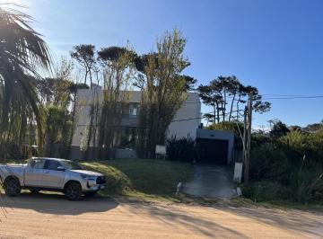 Casa · 1090m² · 4 Ambientes · 2 Cocheras · Mokini - Tm3526