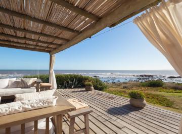 Casa · 300m² · 4 Dormitorios · Casa en Jose Ignacio en Alquiler On The Rocks
