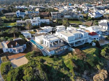 Casa · 407m² · 5 Ambientes · 3 Cocheras · La Barra Alquiler Casa Herminia Tm6462