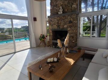 Casa · 220m² · 4 Dormitorios · 1 Cochera · Attraversiamo - Arenas de Jose Ignacio