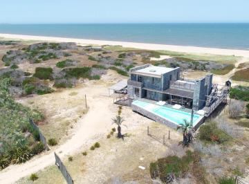 Casa · 345m² · 8 Ambientes · 1 Cochera · Villa Ales, Casa en Santa Monica con Playa Privada - Tm12345