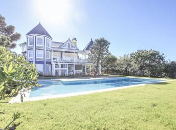 LAGUNA BLANCA ALQUILER CASA VICTORIAN PISCINA · Laguna Blanca Alquiler Casa Victorian - Tm6169