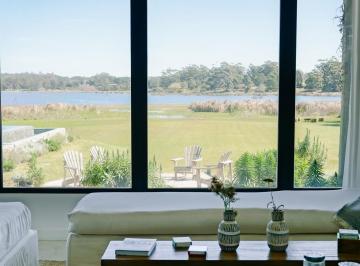 Campo · 450m² · 5 Ambientes · 3 Cocheras · Manantiales Alquiler Casa La Paz Laguna Estate - Tm 51522