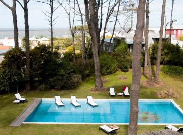 Casa · 300m² · 6 Ambientes · 2 Cocheras · La Barra Alquiler y Venta Casa La Cancilleria Tm