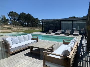 Casa · 300m² · 4 Dormitorios · 2 Cocheras · H3 Laguna Escondida Tm